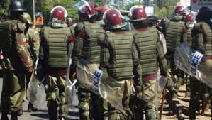 A gang of armed men attacked Chakama Trading centre residents; injuring 5 and abducting an Italian Lady