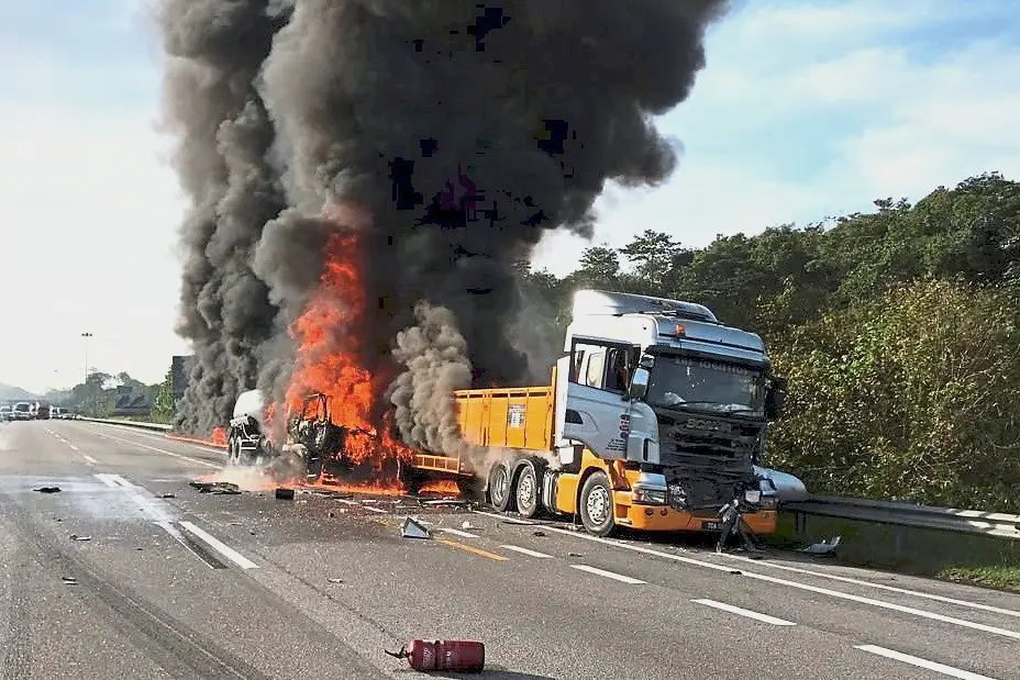 IMG_20190811_081216 Image of the Fuel tanker that exploded killing about 60 people. Most of the victims were motorcyclists and food vendors who thronged the accident scene to collect leaking fuel from the truck that overturned on the Morogoro Dar es Salaam Highway.
