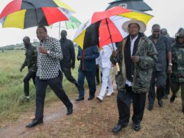 President Uhuru Kenyatta, left, with his Ugandan counterpart; President Yoweri Museveni