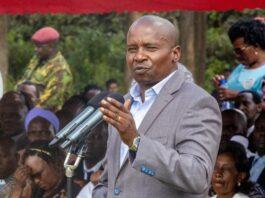 Deputy President Kithure Kindiki joined mourners and residents of Arimi in Elburgon, Molo Constituency on Thursday May 15, 2015 to bid farewell to 6 of the 12 people who perished after grisly road accident. Photo/Courtesy.