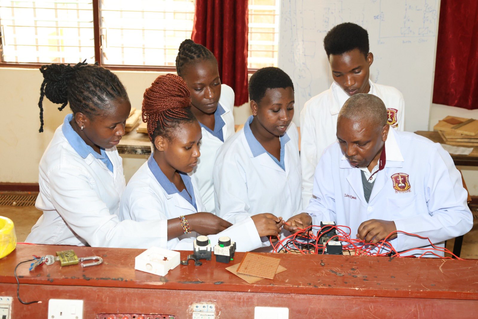 KMTC Diploma in Medical Engineering Course- Latest Requirements & Career Opportunities